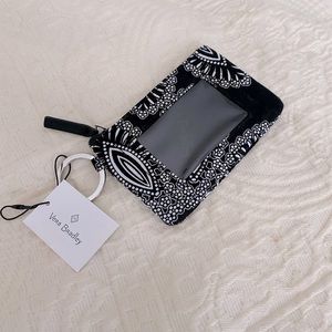 NWT Vera Bradley Blanco Bouquet print ID wallet
